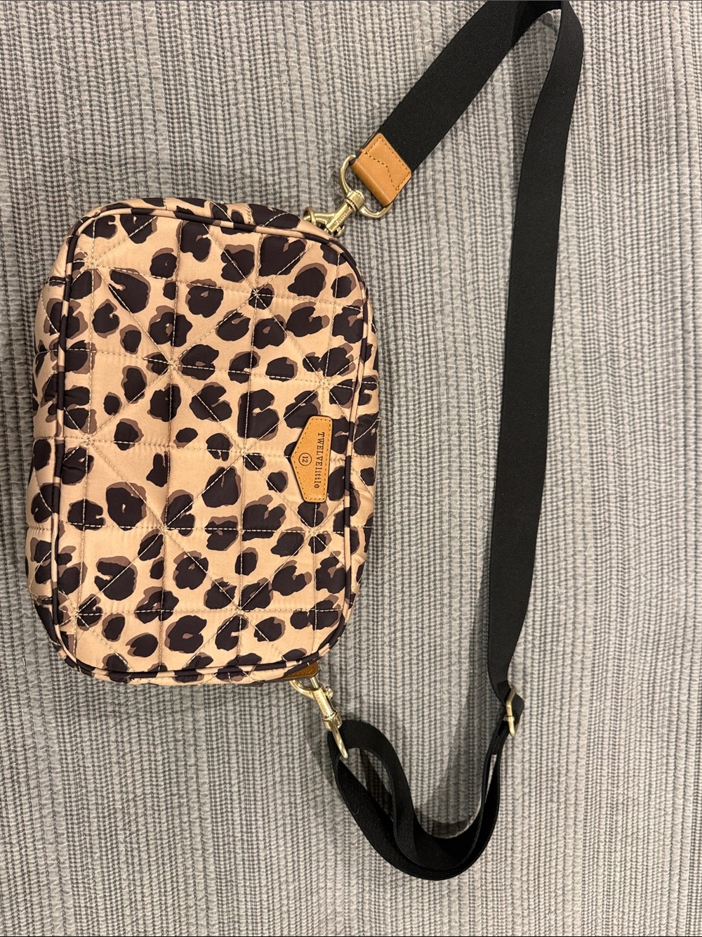 Unknown Brand Leopard Quilted Crossbody Bag - Tan/Black